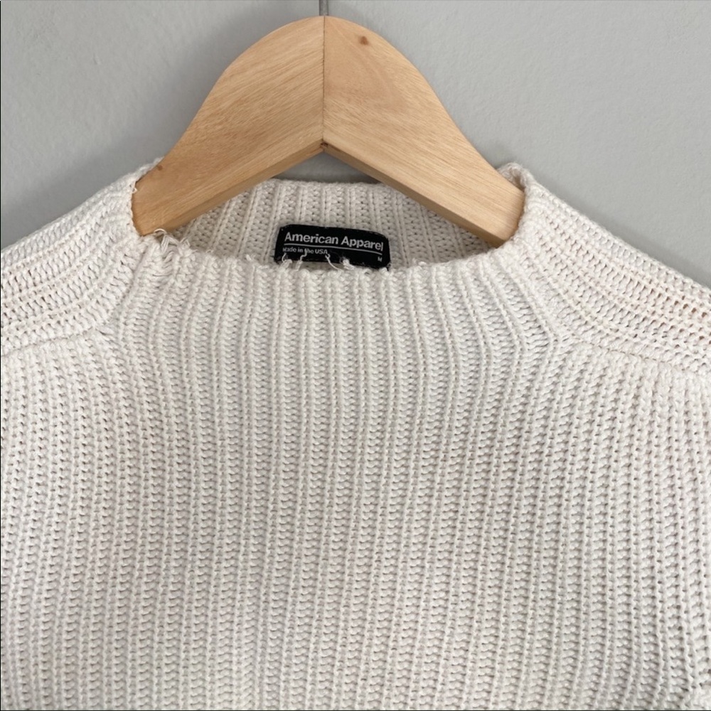 White crop sweater - Picture 2 of 4